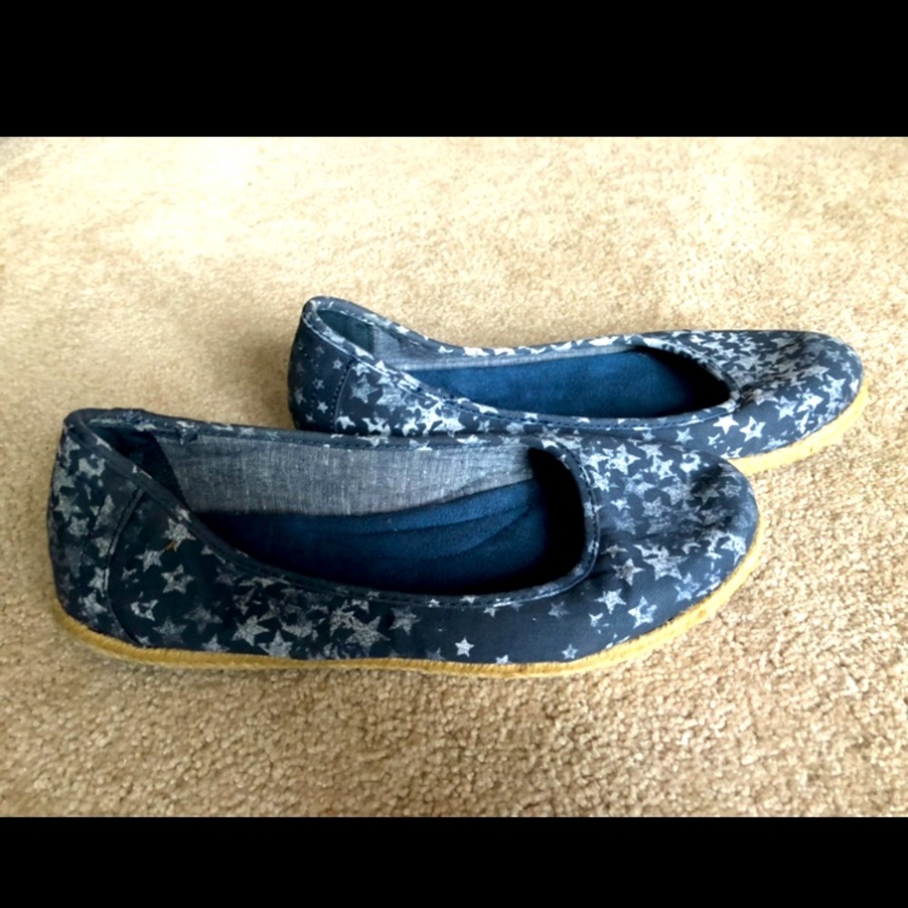 Blue Naturalizer slip ons with white stars sz 8
